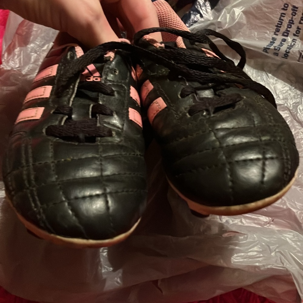 Adidas Soccer Cleats - Picture 6 of 9